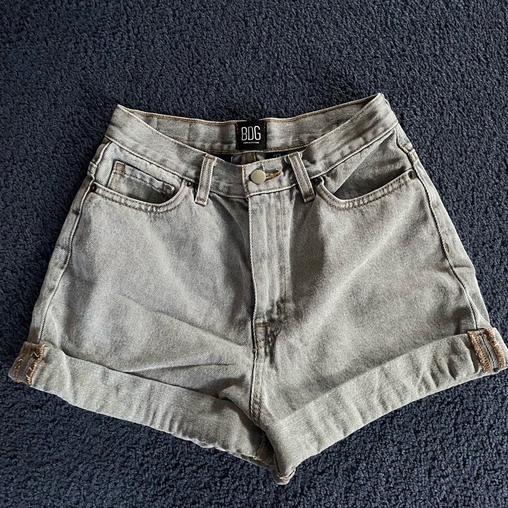 BDG Mom High-rise shorts